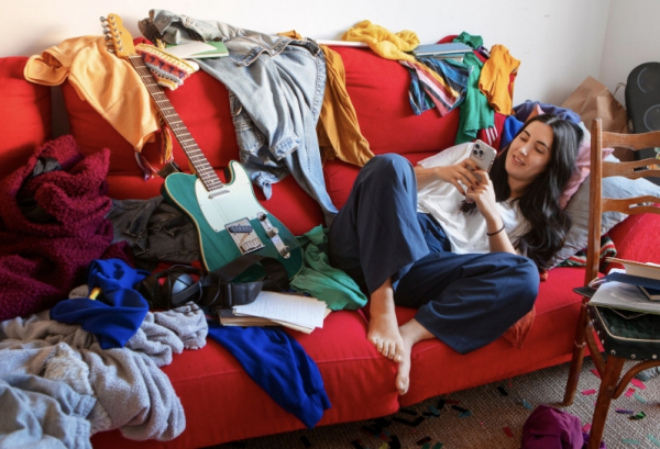 Когда вещи начинают тянуть вниз: как незаметный хлам портит настроение и мешает жить