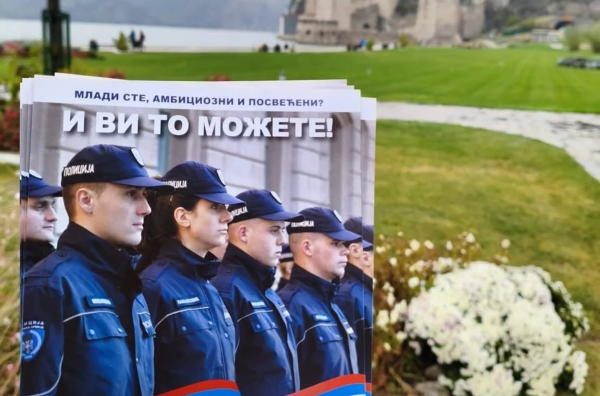 МВД Сербии впервые в истории призывает пенсионеров вернуться на службу. У Вучича проблема с разгоном протестов в глубинке — политолог